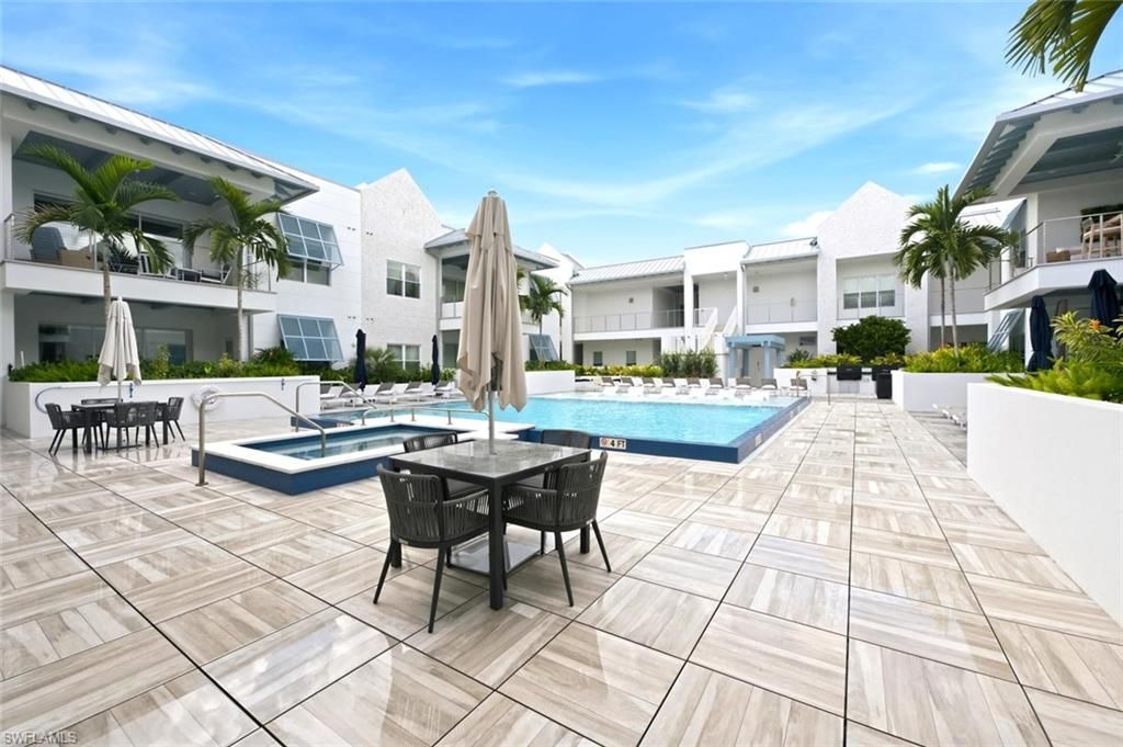 201 8th St S #309, Naples, FL 34102 Photo