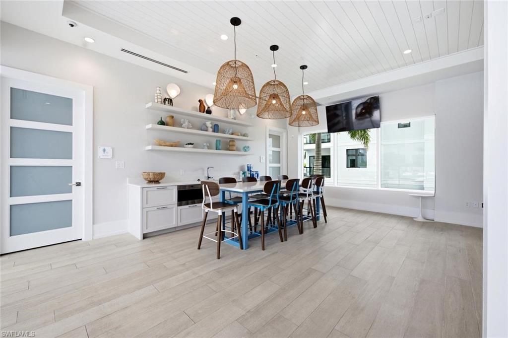 201 8th St S #309, Naples, FL 34102 Photo
