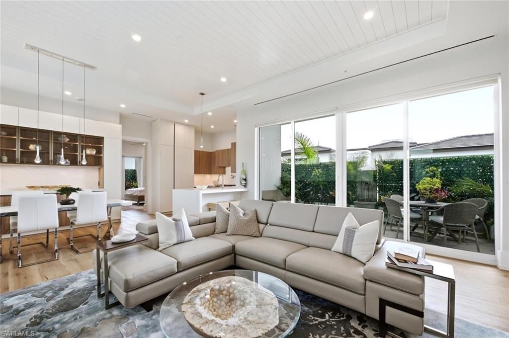 201 8th St S #309, Naples, FL 34102 Photo