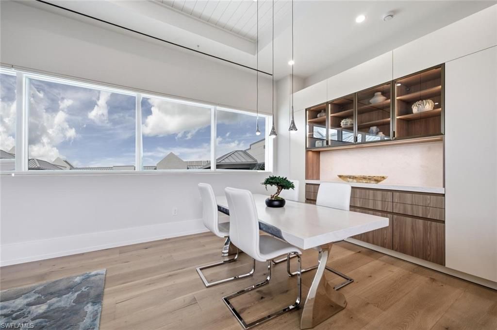201 8th St S #309, Naples, FL 34102 Photo