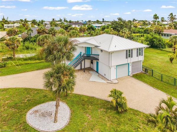 2510 Rose AVE , ST. JAMES CITY, FL 33956