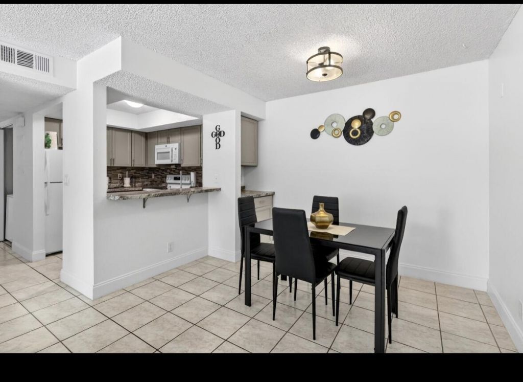 1548 SE Royal Green Circle, Unit 206, Port Saint Lucie, FL 34952 Photo