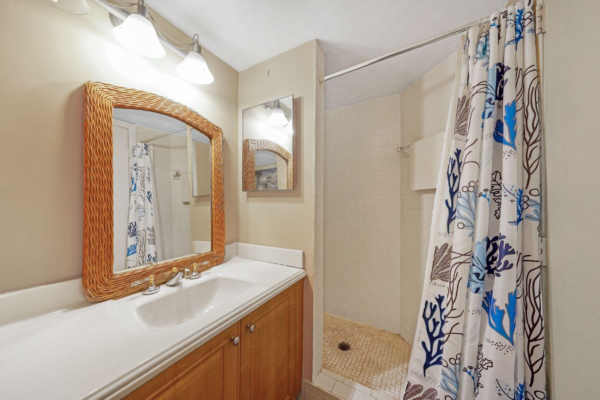2104 S Cypress Bend Drive, Unit 408, Pompano Beach, FL 33069 Photo