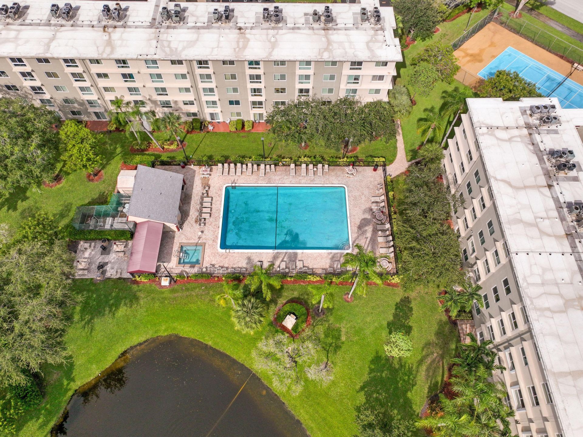2104 S Cypress Bend Drive, Unit 408, Pompano Beach, FL 33069 Photo
