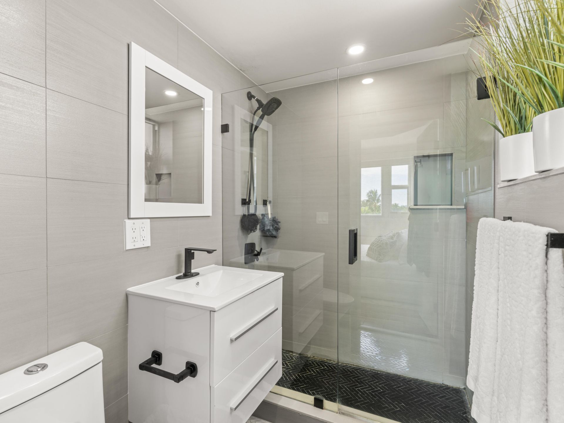 1900 S Ocean Drive, Unit 412, Fort Lauderdale, FL 33316 Photo
