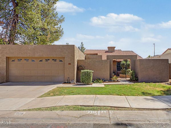 709 N LARKSPUR Street, Gilbert, AZ 85234