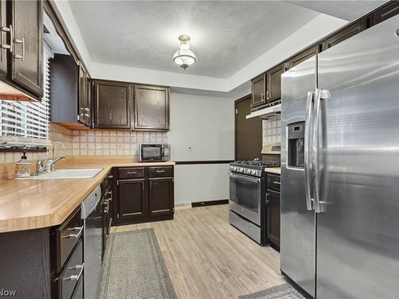 3061 Palmarie Drive, Poland, OH 44514 Photo 4