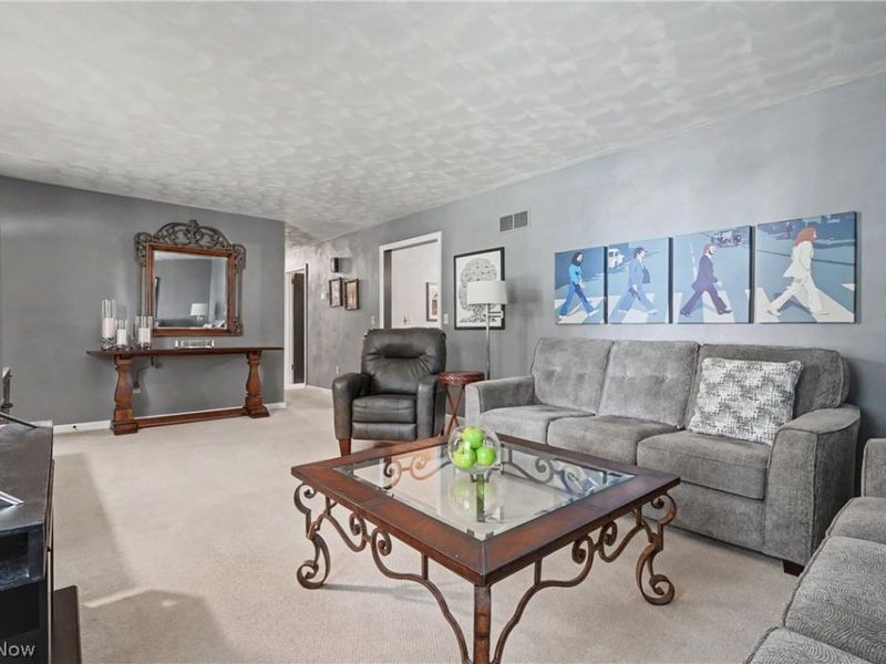 3061 Palmarie Drive, Poland, OH 44514 Photo 9