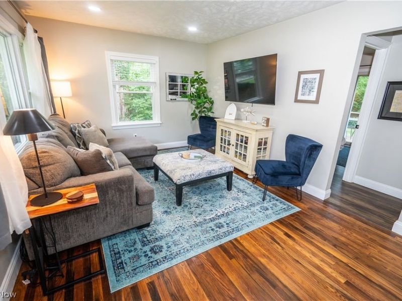 9393 Jordan Drive, Mentor, OH 44060 Photo 2