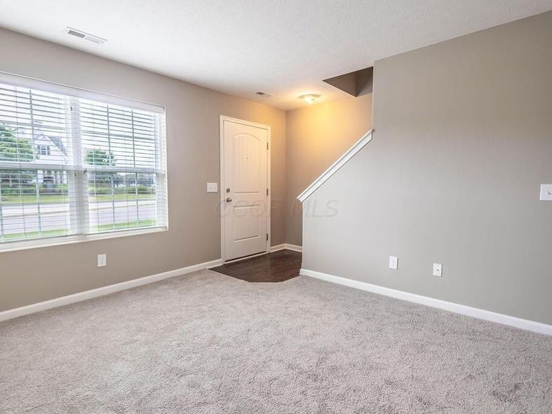 5750 Hayden Run Boulevard , Dublin, OH 43016 Photo 5