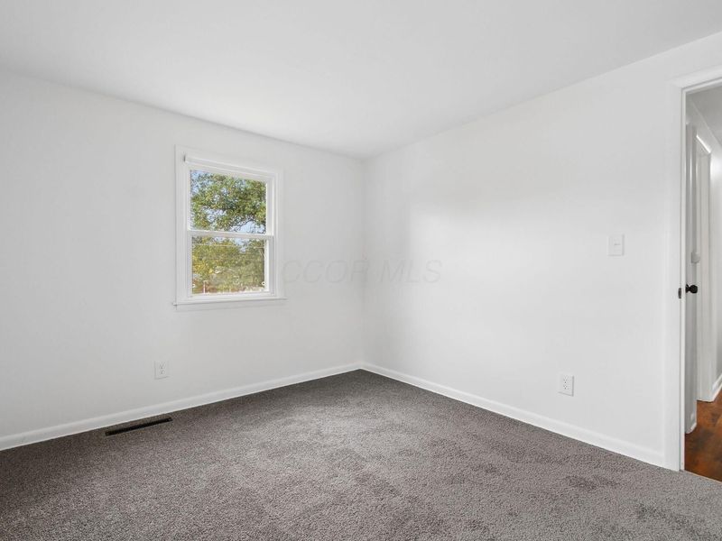 1490 Crestwood Avenue, Columbus, OH 43227 Photo 19