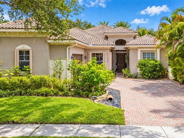 11955 NW 78th Pl, Parkland, FL 33076