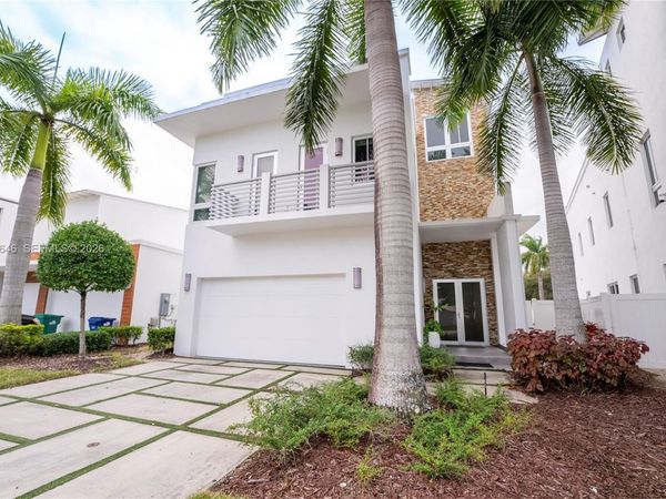 8340 NW 33 Terrace , Doral, FL 33122