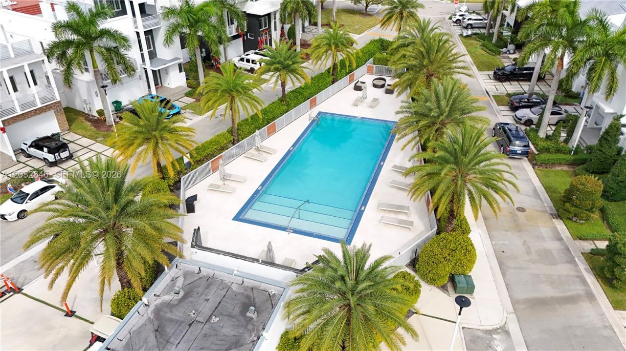 8340 NW 33 Terrace, Doral, FL 33122 Photo