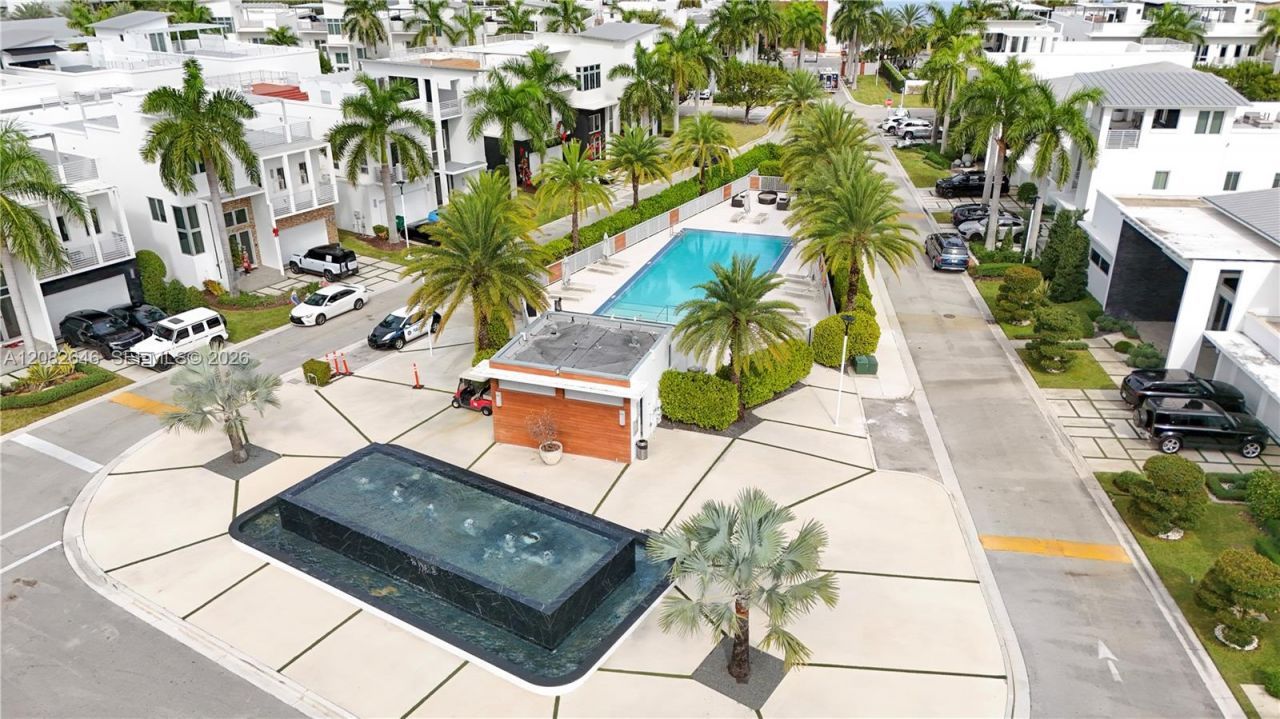 8340 NW 33 Terrace, Doral, FL 33122 Photo