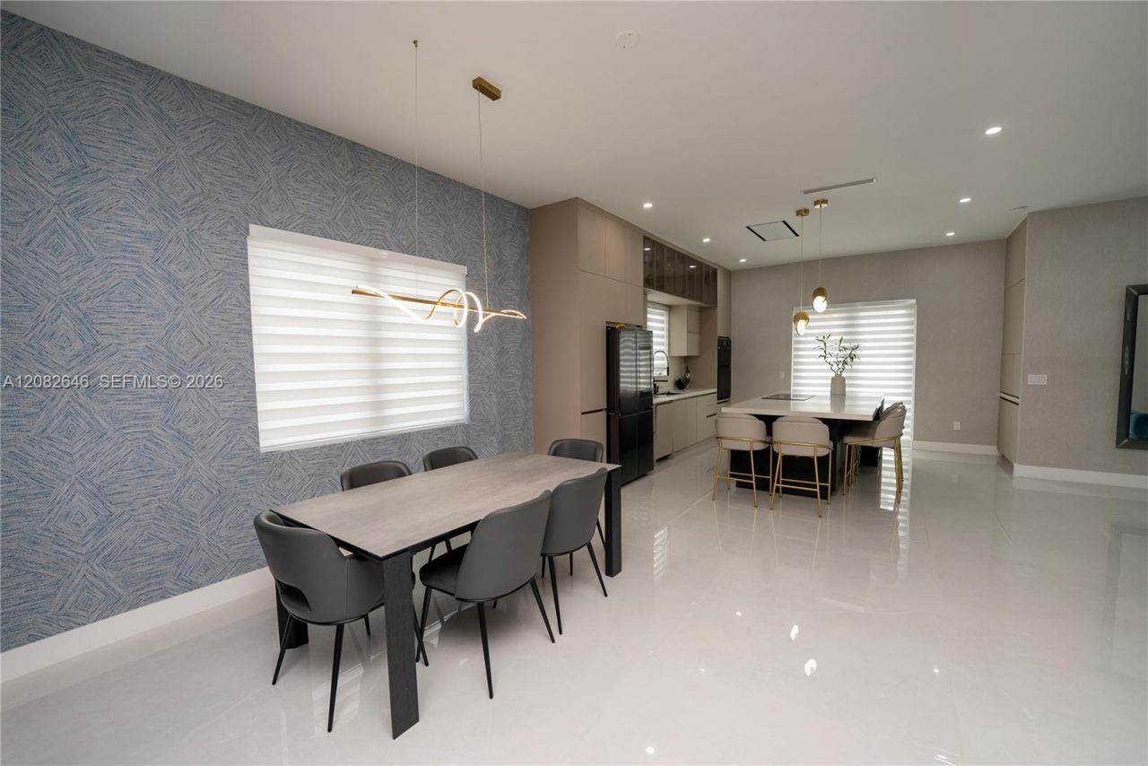 8340 NW 33 Terrace, Doral, FL 33122 Photo