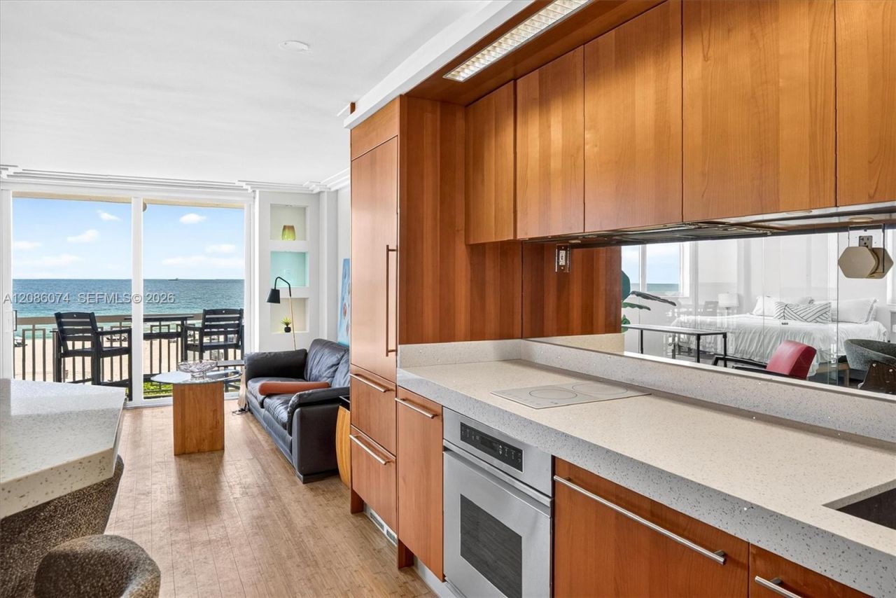 401 Ocean Dr, Unit 518, Miami Beach, FL 33139 Photo