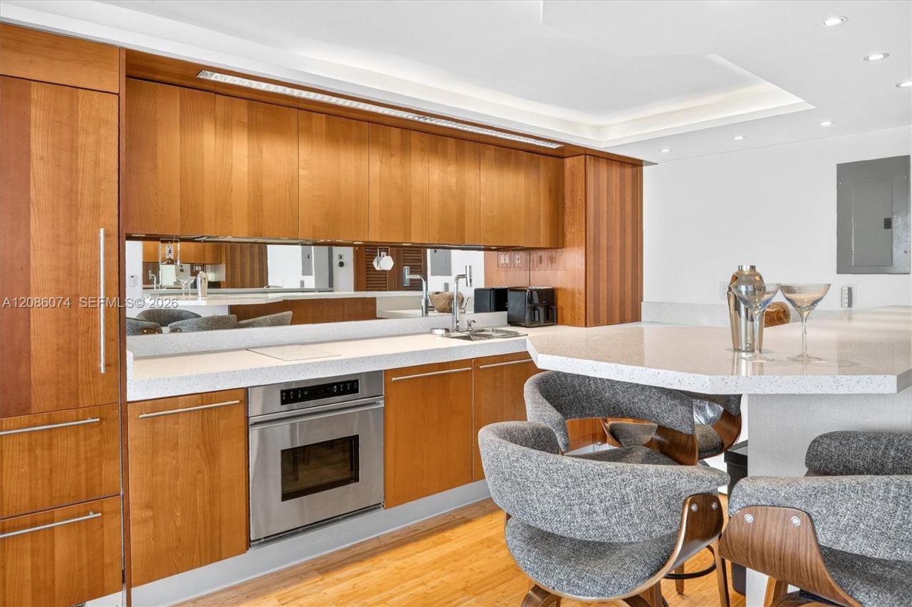 401 Ocean Dr, Unit 518, Miami Beach, FL 33139 Photo