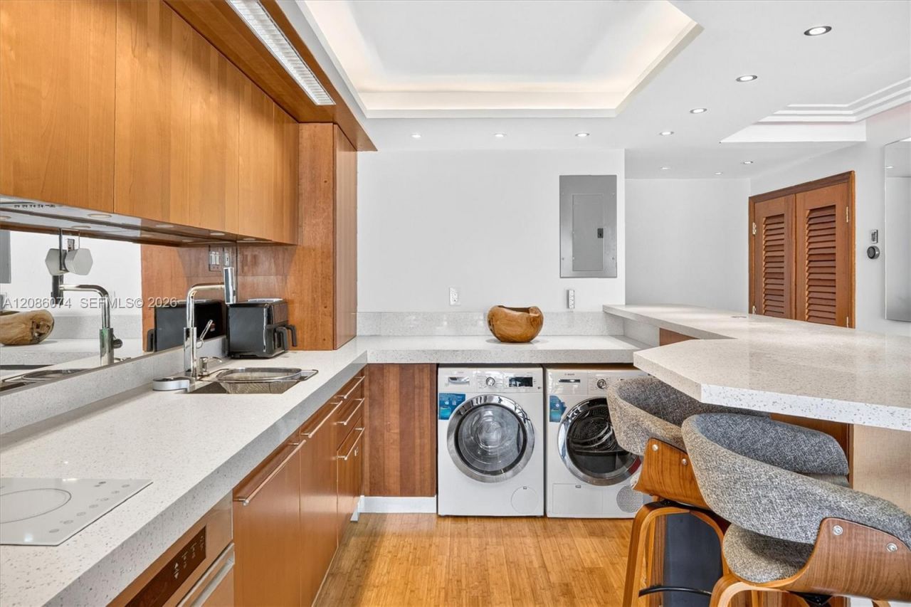 401 Ocean Dr, Unit 518, Miami Beach, FL 33139 Photo