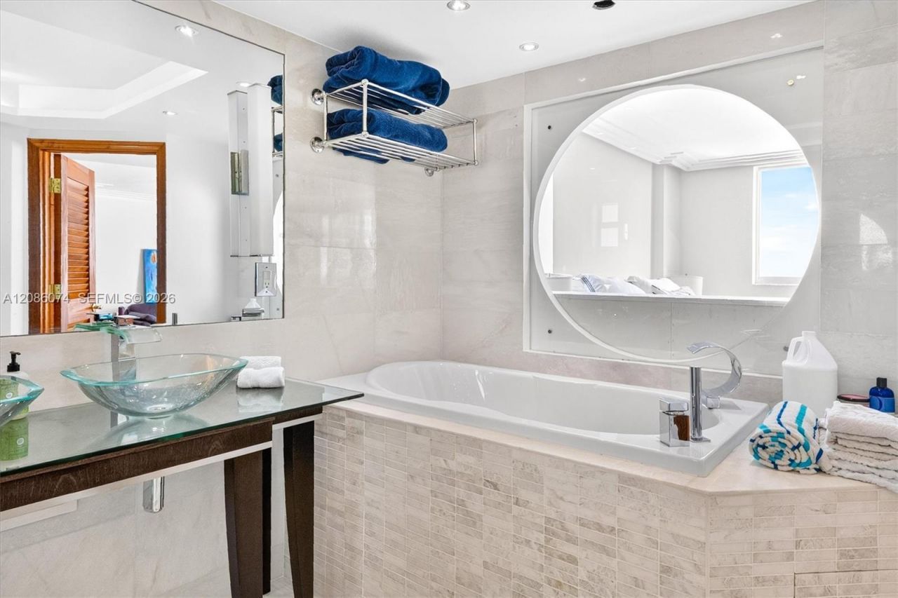 401 Ocean Dr, Unit 518, Miami Beach, FL 33139 Photo