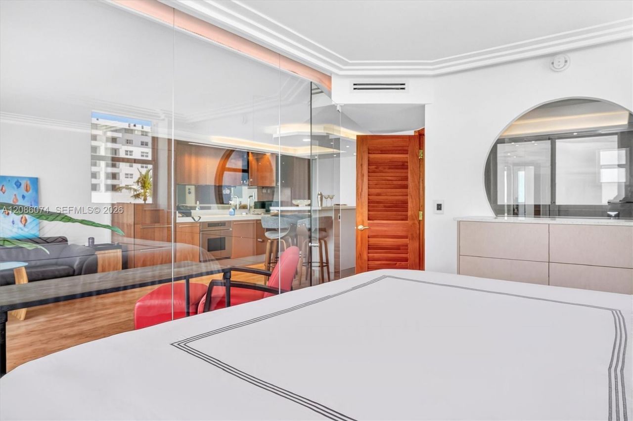401 Ocean Dr, Unit 518, Miami Beach, FL 33139 Photo
