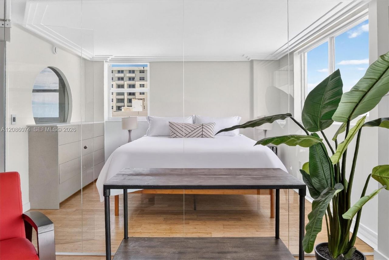 401 Ocean Dr, Unit 518, Miami Beach, FL 33139 Photo