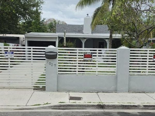 7017 NW 5th Ct, Miami, FL 33150