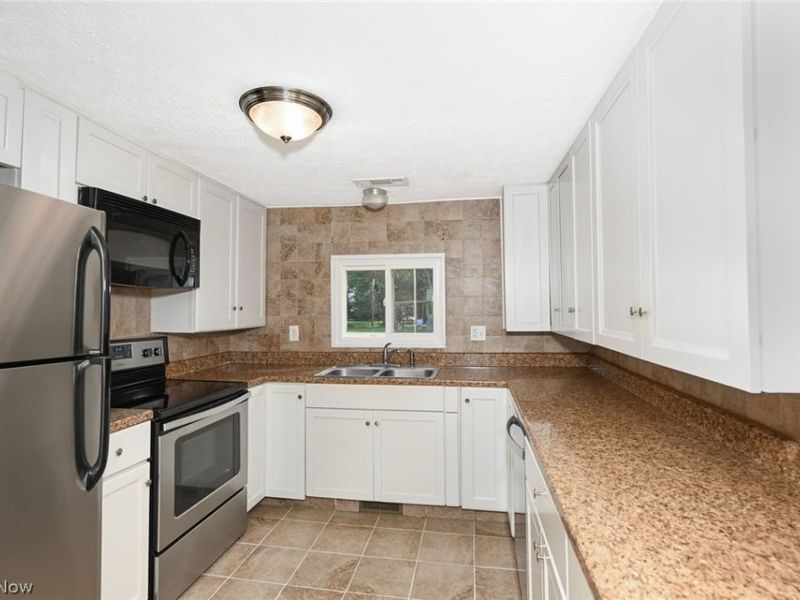 325 N River Road, Munroe Falls, OH 44262 Photo 21
