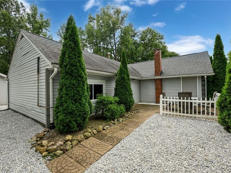 325 N River Road, Munroe Falls, OH 44262 Photo 4