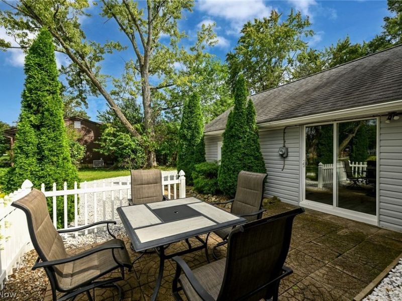325 N River Road, Munroe Falls, OH 44262 Photo 8