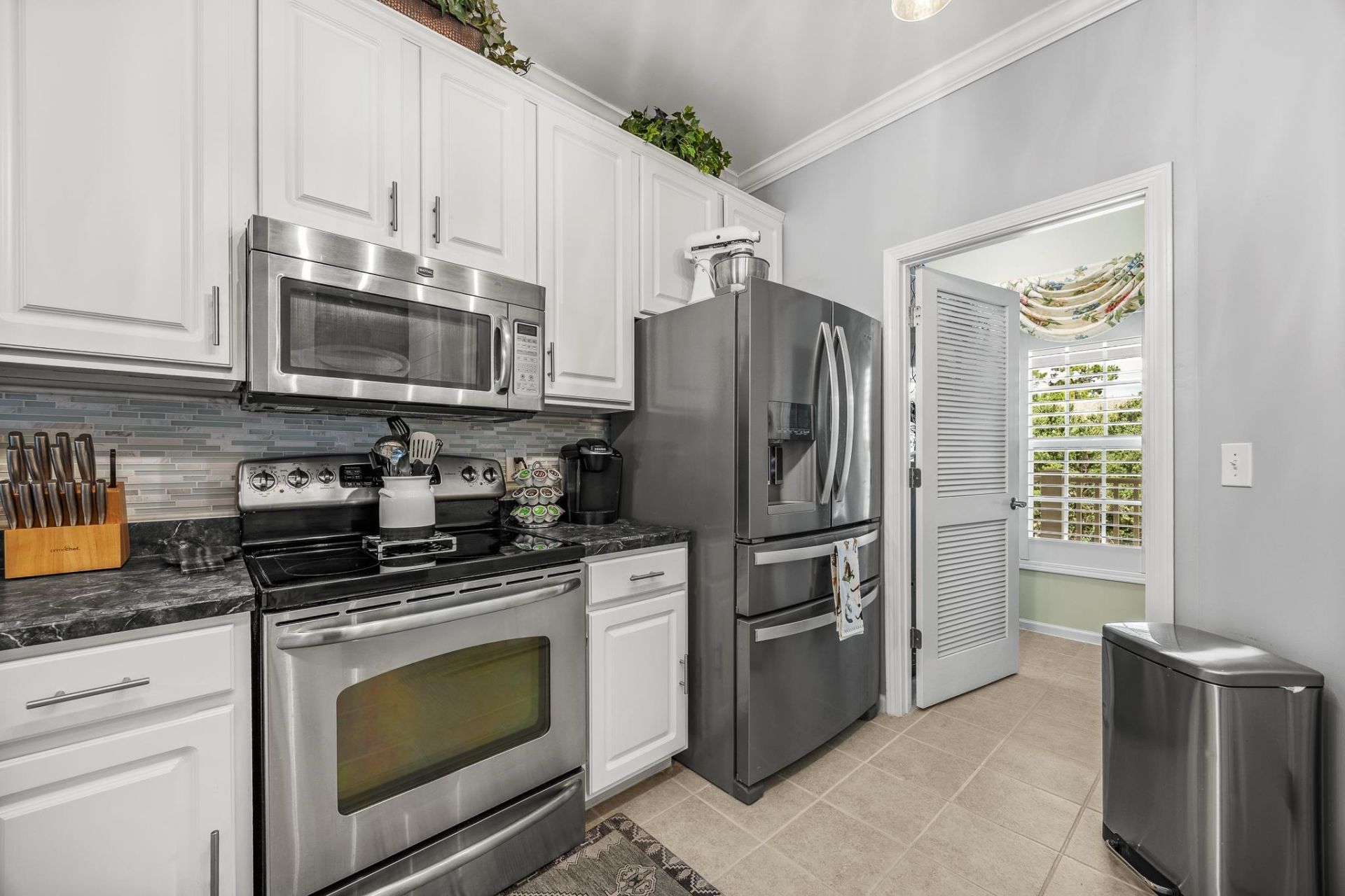 5882 Longwood Dr. Photo 13