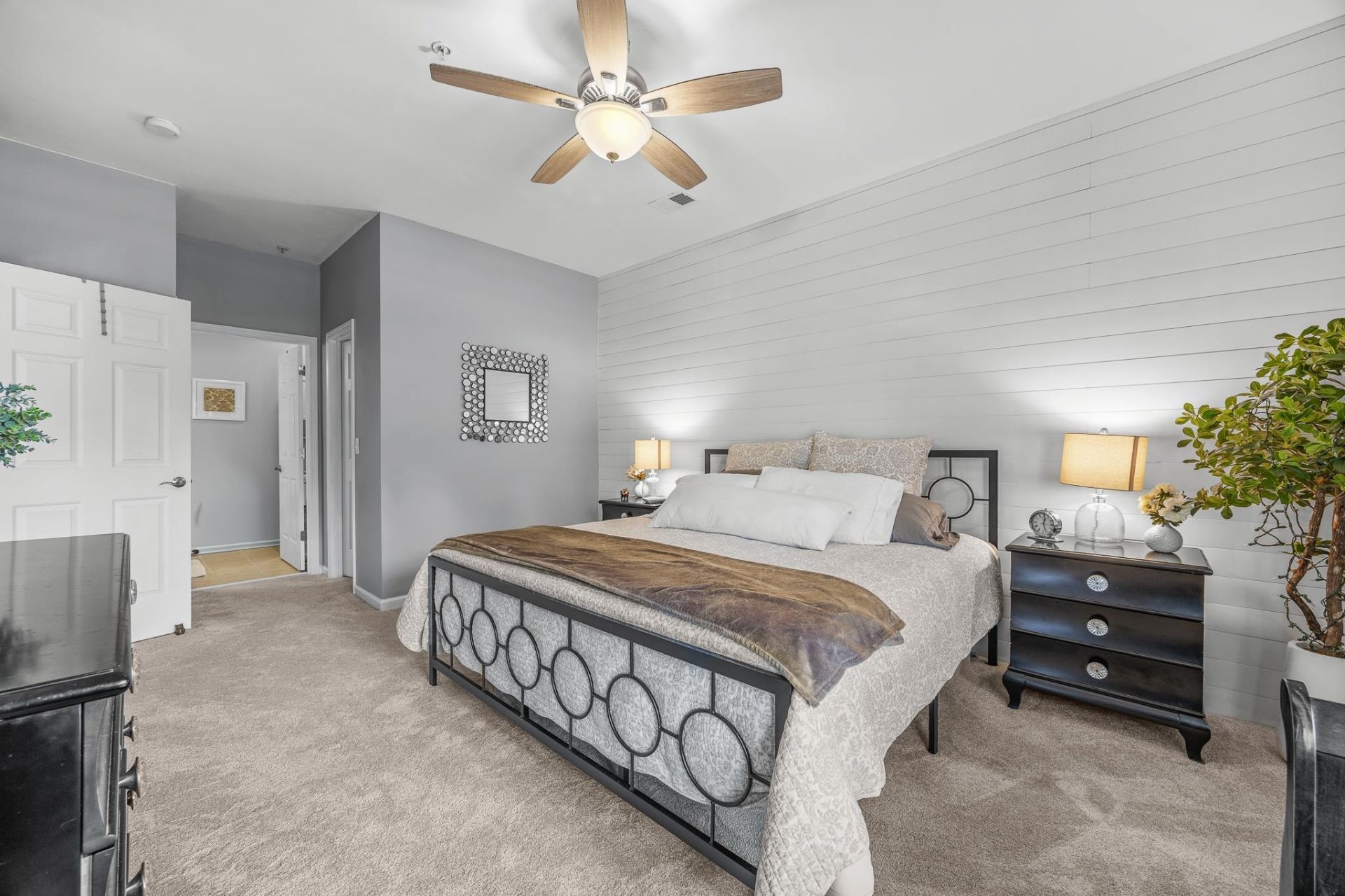 5882 Longwood Dr. Photo 20