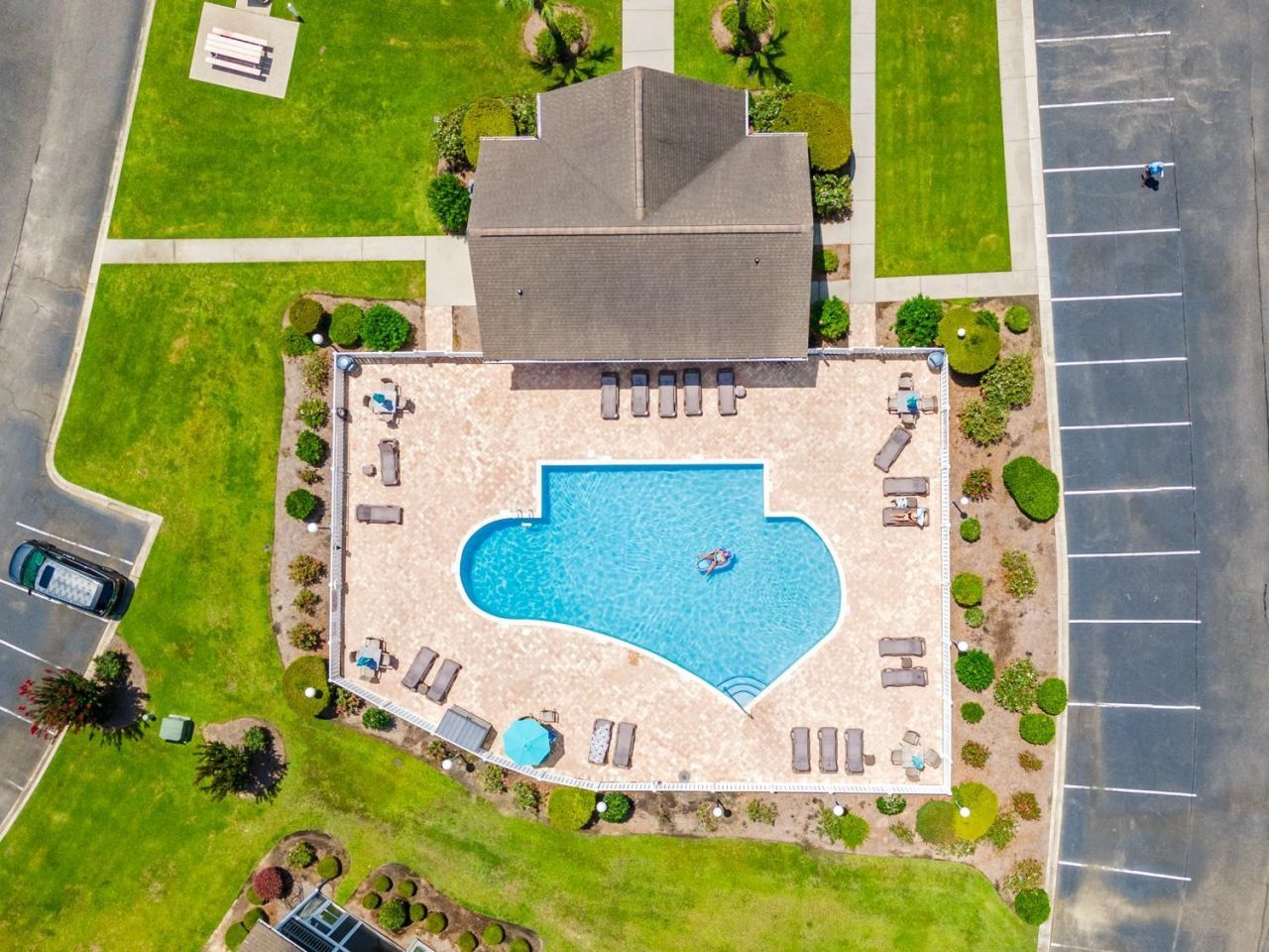 5882 Longwood Dr. Photo 43