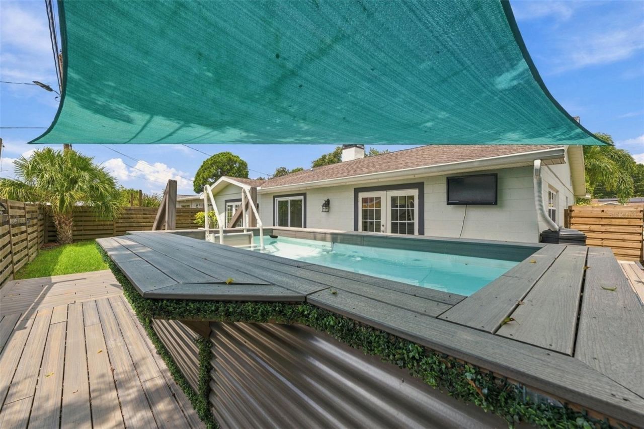 11084 102nd Terrace, Seminole, FL 33778 Photo