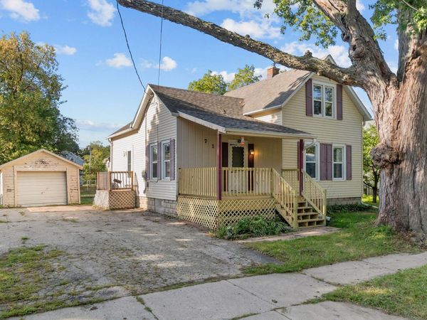 715 W Commercial St, Appleton, WI 54914
