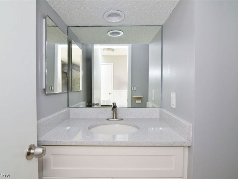 200 Fox Hollow Drive, Unit 100, Mayfield Heights, OH 44124 Photo 30