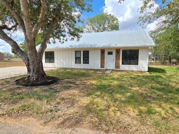 316 W 8th ST, Flatonia, TX 78941