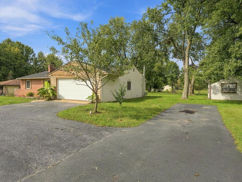 7698 Blacklick-Eastern Road NW, Pickerington, OH 43147 Photo 3
