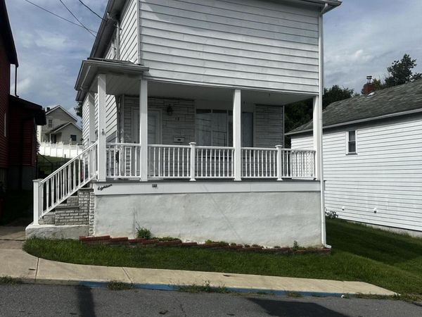 18 Charles Street, Nanticoke, PA 18634