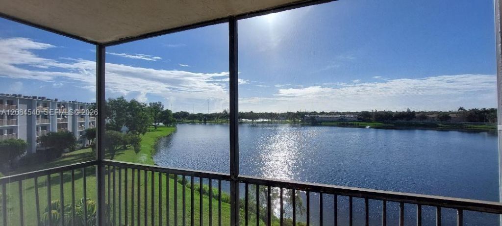 8710 N Sherman Cir, Unit 403, Miramar, FL 33025 Photo