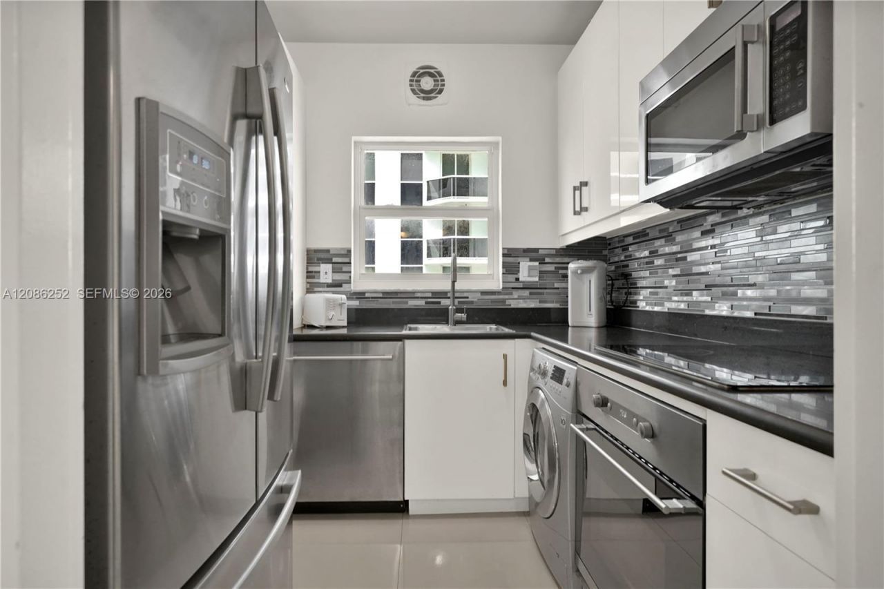 4747 Collins Ave, Unit 1008, Miami Beach, FL 33140 Photo