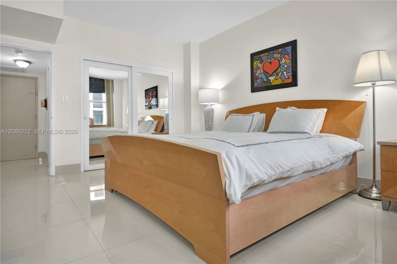 4747 Collins Ave, Unit 1008, Miami Beach, FL 33140 Photo