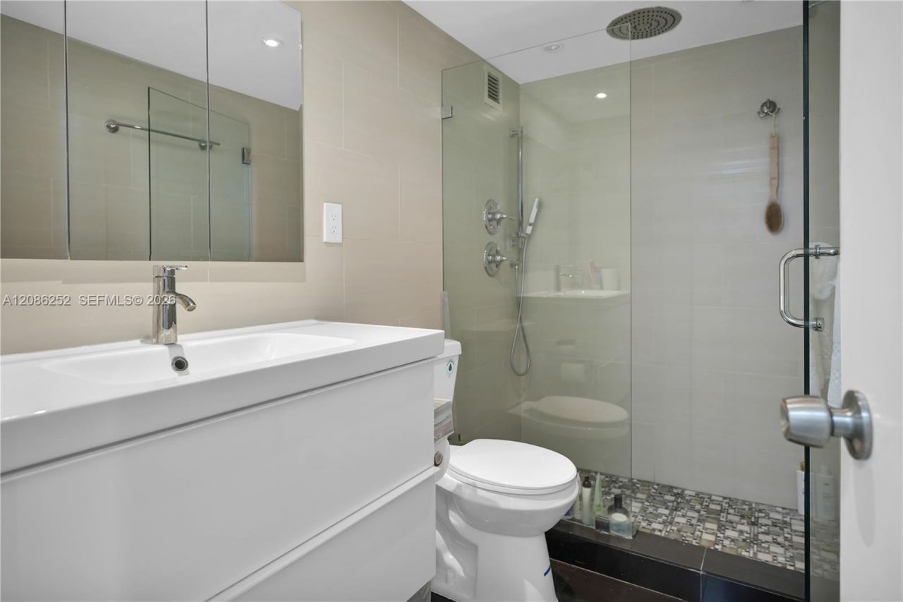 4747 Collins Ave, Unit 1008, Miami Beach, FL 33140 Photo