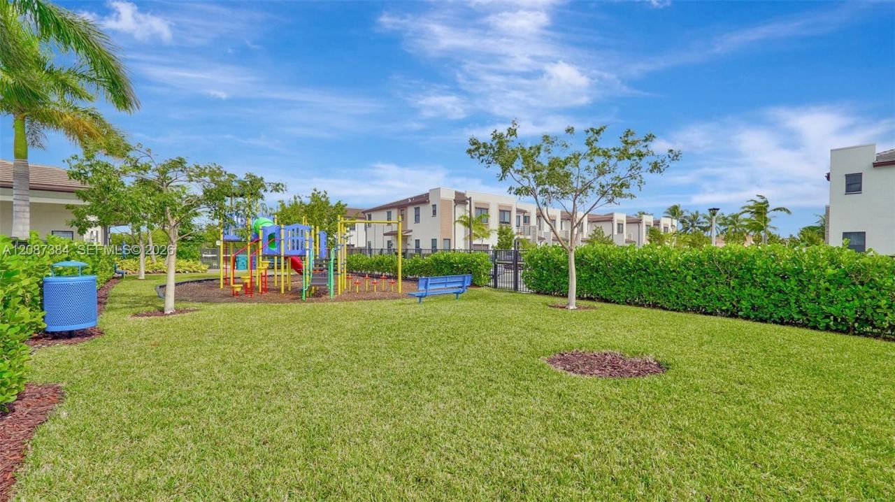 20725 NE 2nd Ct, Miami, FL 33179 Photo