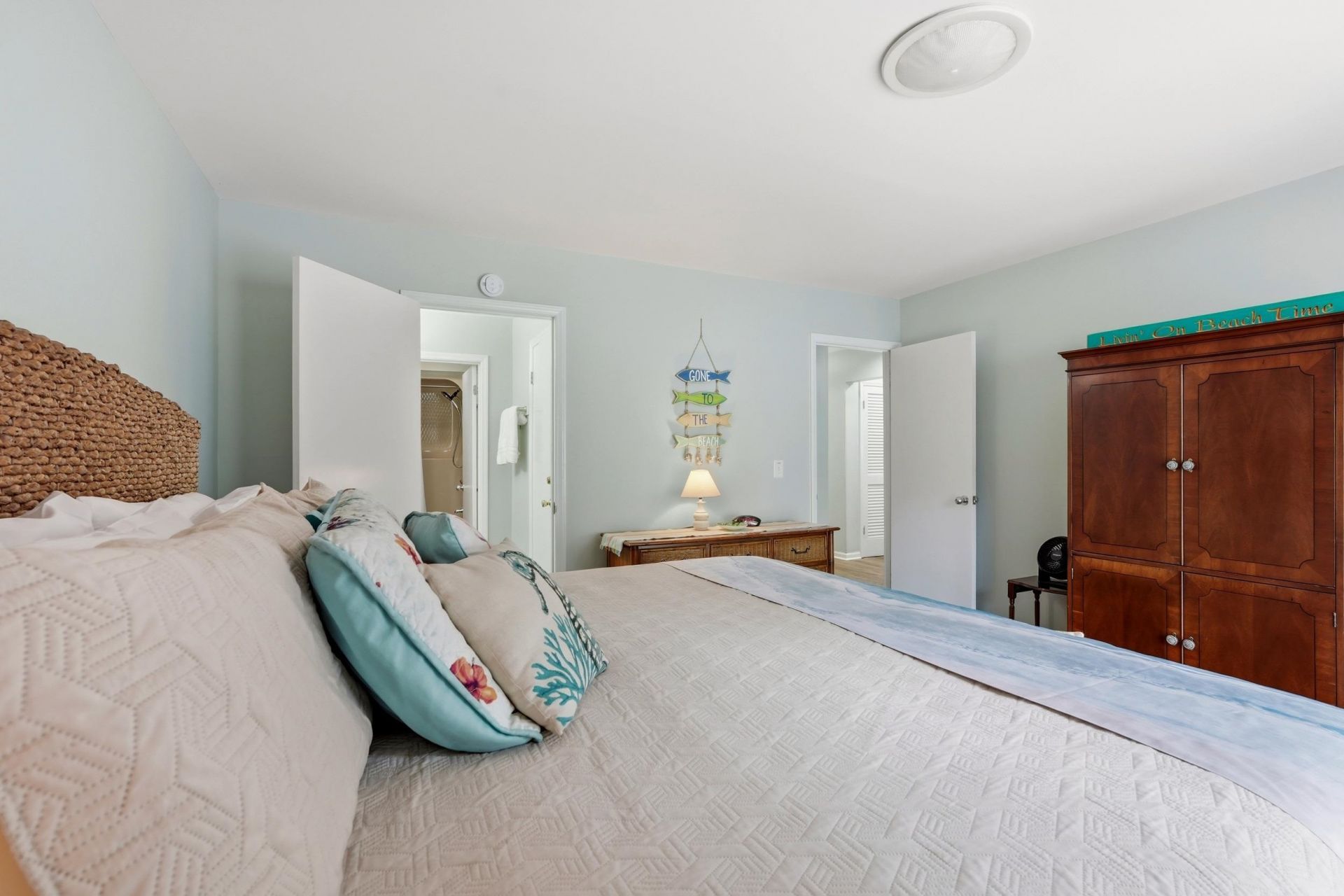 490 Ocean Creek Dr.  Photo 19