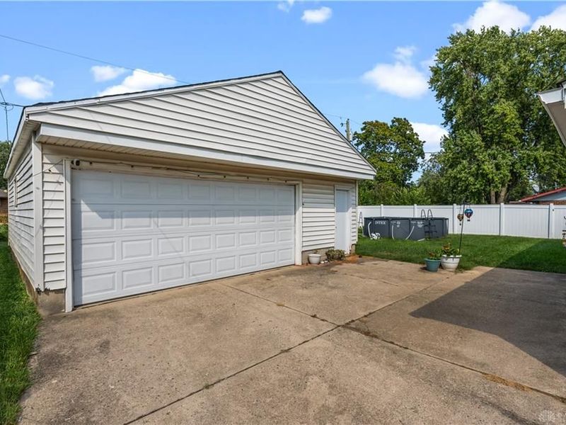 7845 Harshmanville Road, Huber Heights, OH 45424 Photo 5