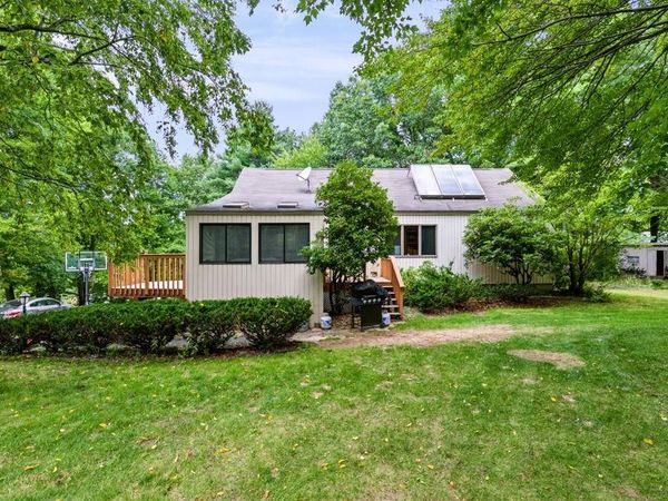 2 Quincy Drive, Derry, NH 03038