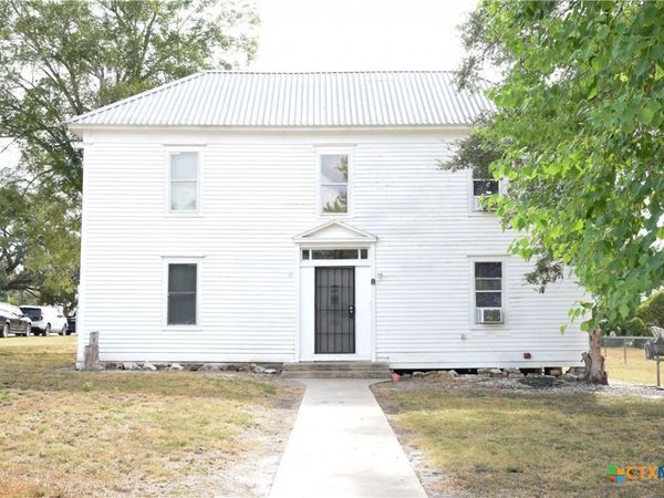 149 N Commercial Street , Goliad, TX 77963