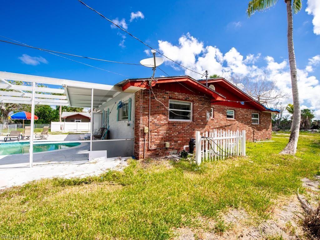1450-1460 Court Pl, Sanibel, FL 33957 Photo