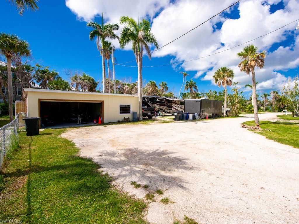 1450-1460 Court Pl, Sanibel, FL 33957 Photo